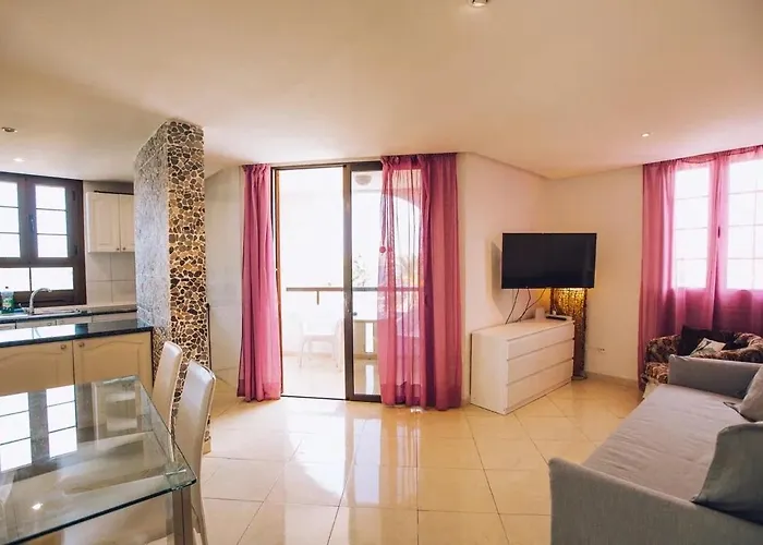 2 Bedrooms In Parque Santiago Arona (Tenerife)